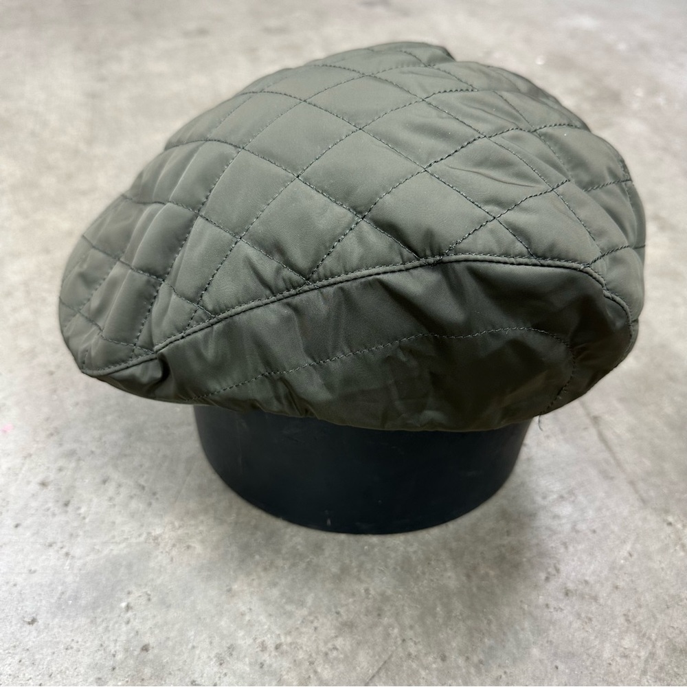 Banana Republic quilted nylon newsboy cap with fleece lining - Picture 3 of 6